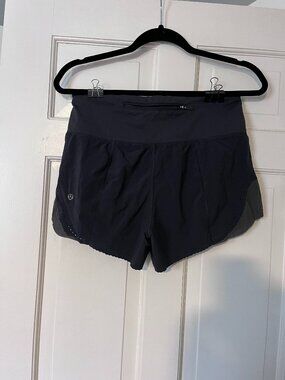 Lululemon smooth stride short 3.5" size 4 - Grey/Gray